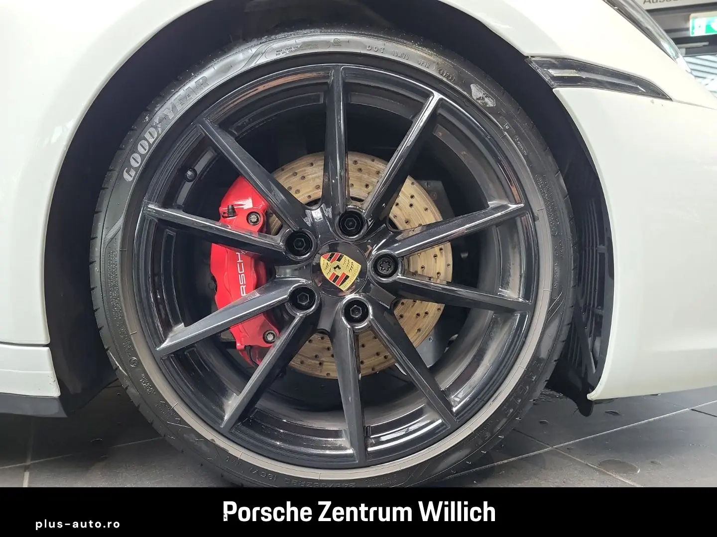 PORSCHE 992 911 Carrera 4S Cabriolet Hinterachslenkung