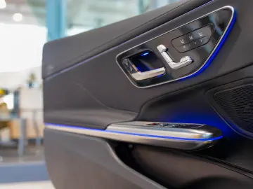 Mercedes-Benz CLE 300 4M Cabrio AMG