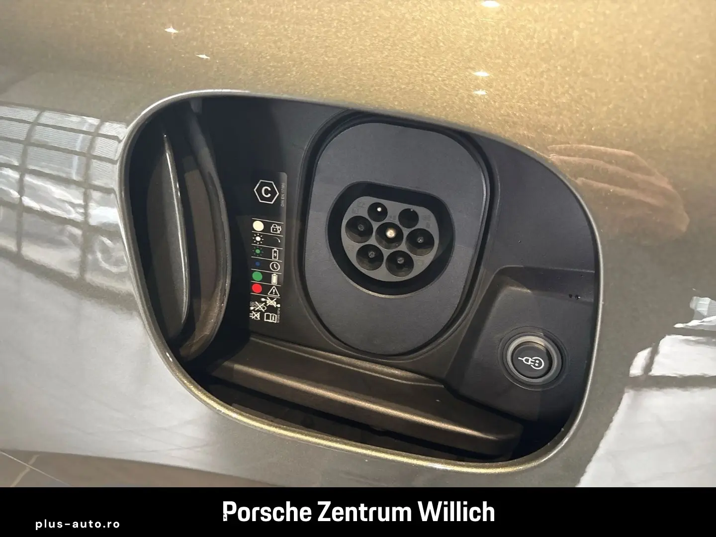PORSCHE Macan 4 Surround-View InnoDrive LED-Matrix BOSE