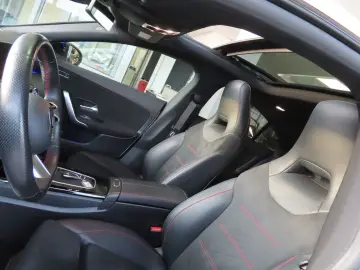 MERCEDES-BENZ CLA 200 AMG PANO LED KAMERA