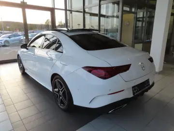 MERCEDES-BENZ CLA 200 AMG PANO LED KAMERA