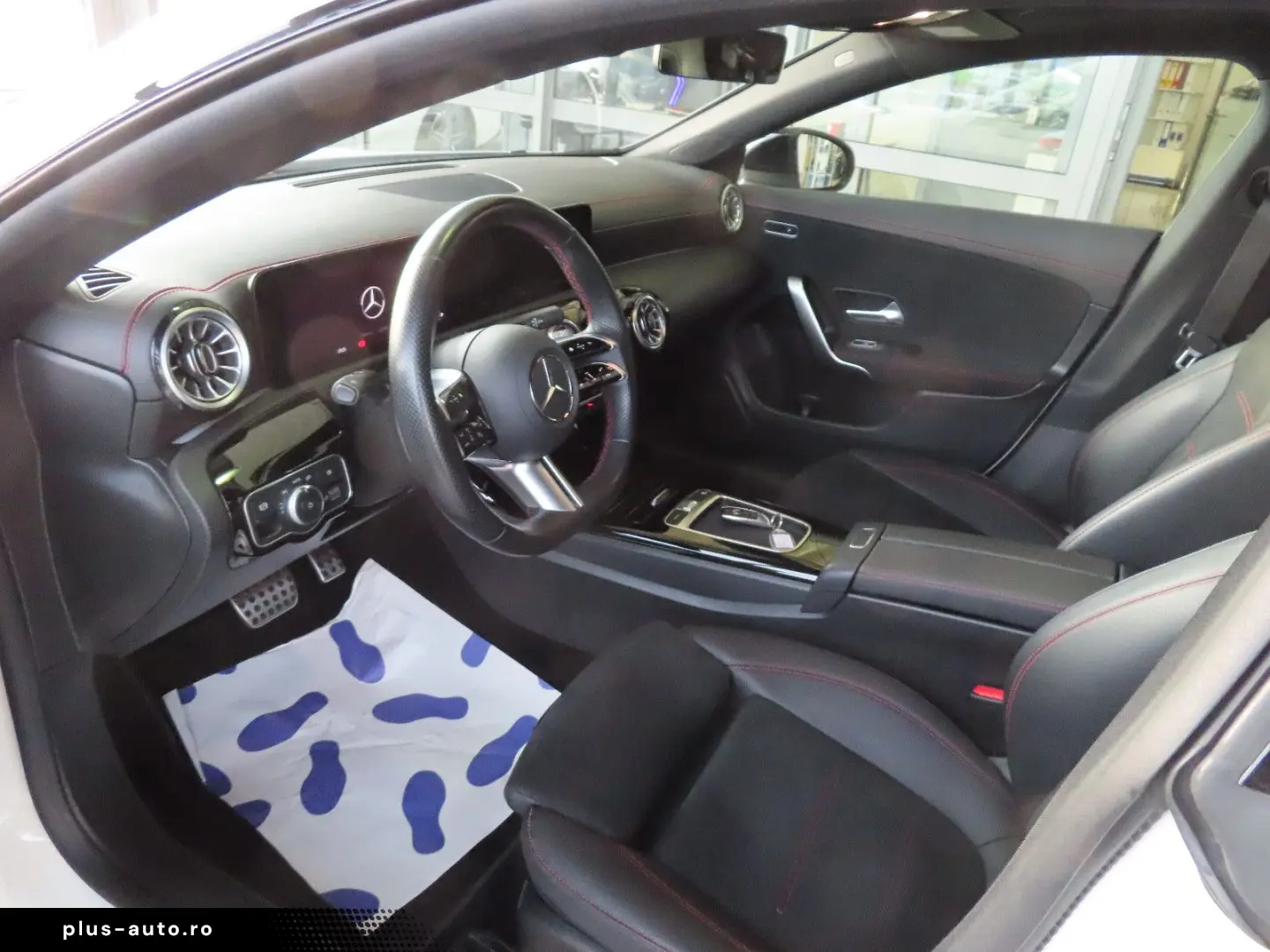 MERCEDES-BENZ CLA 200 AMG PANO LED KAMERA