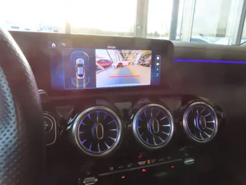 MERCEDES-BENZ CLA 200 AMG PANO LED KAMERA