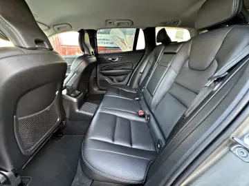 VOLVO V60 T8 AWD Plug In Hybrid Recharge Inscription