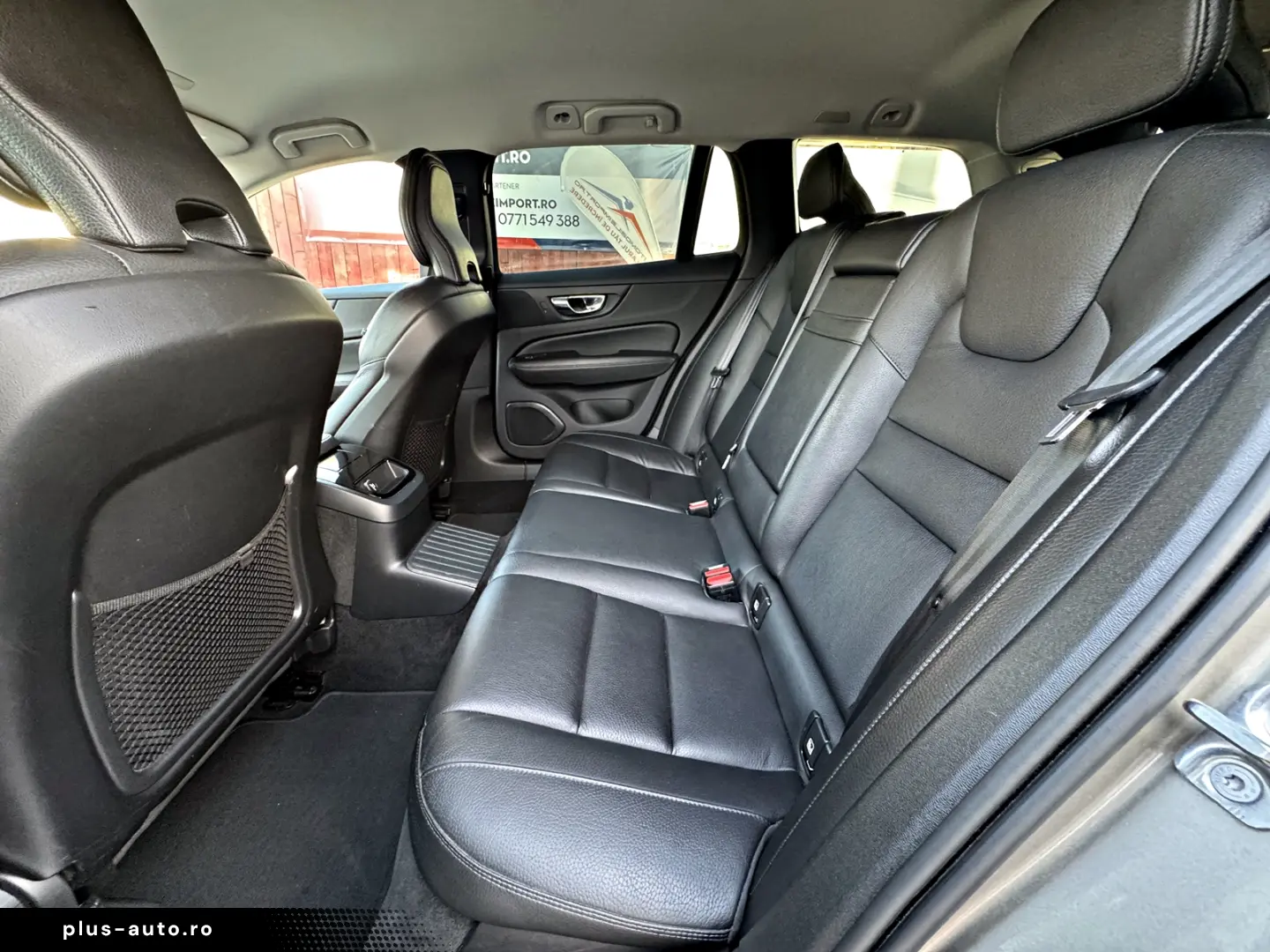 VOLVO V60 T8 AWD Plug In Hybrid Recharge Inscription