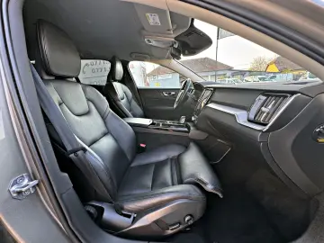 VOLVO V60 T8 AWD Plug In Hybrid Recharge Inscription