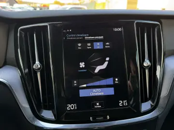 VOLVO V60 T8 AWD Plug In Hybrid Recharge Inscription