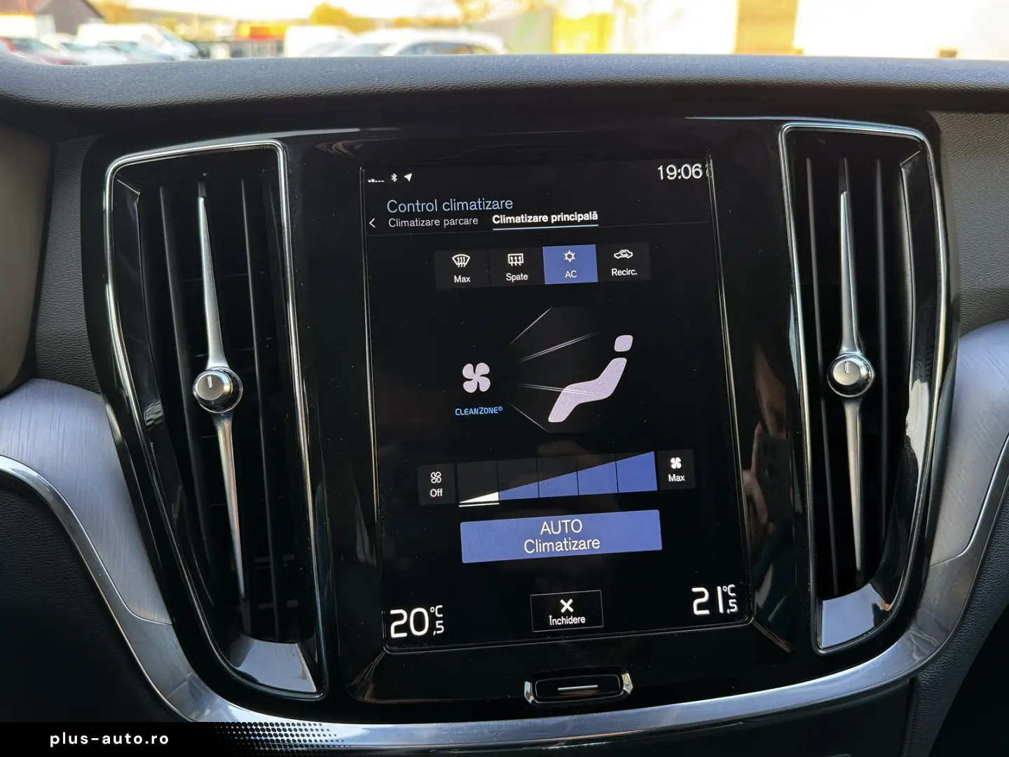 VOLVO V60 T8 AWD Plug In Hybrid Recharge Inscription