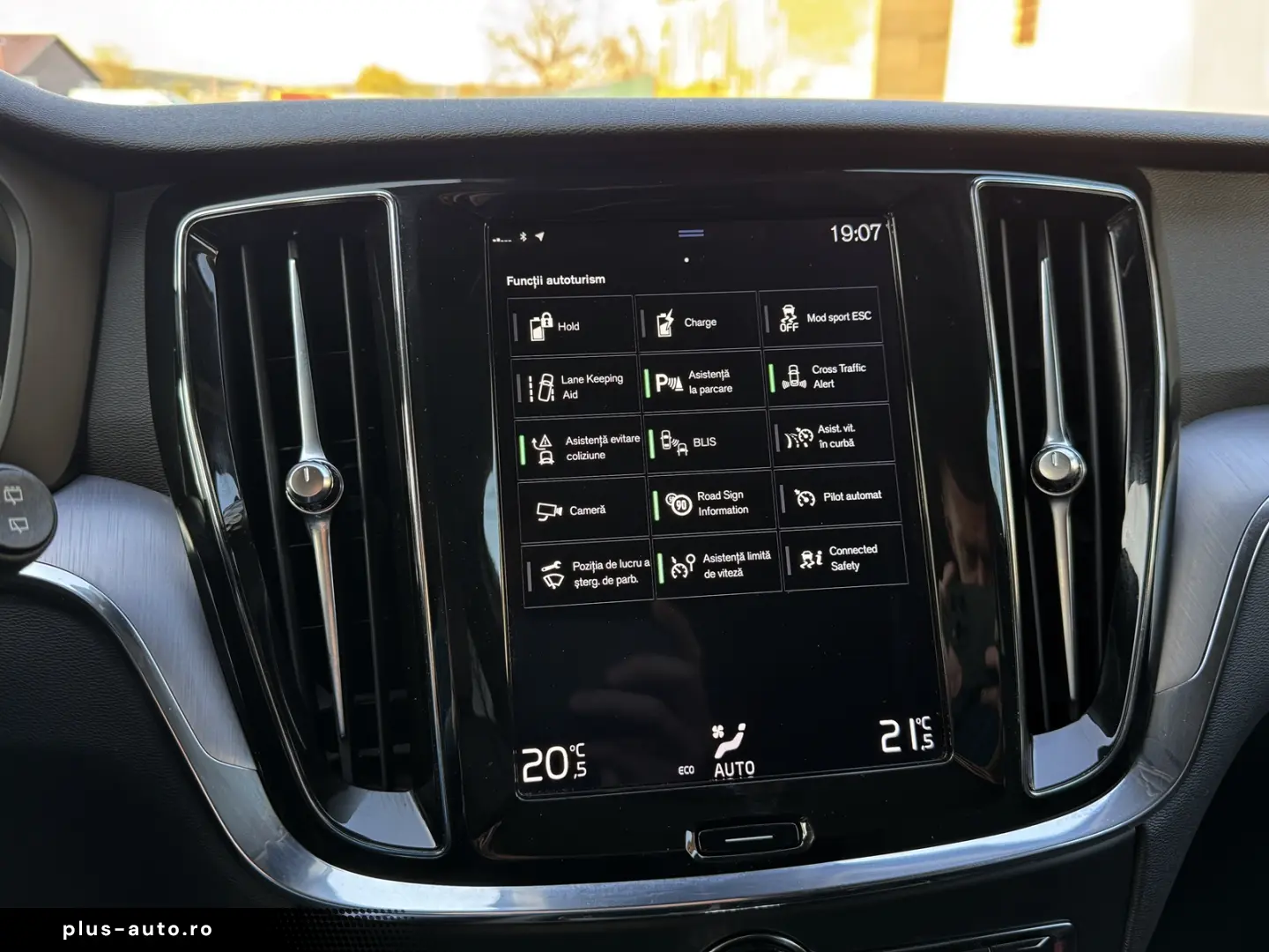 VOLVO V60 T8 AWD Plug In Hybrid Recharge Inscription