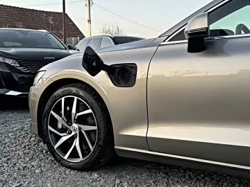 VOLVO V60 T8 AWD Plug In Hybrid Recharge Inscription