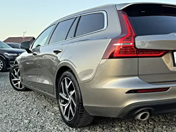 VOLVO V60 T8 AWD Plug In Hybrid Recharge Inscription