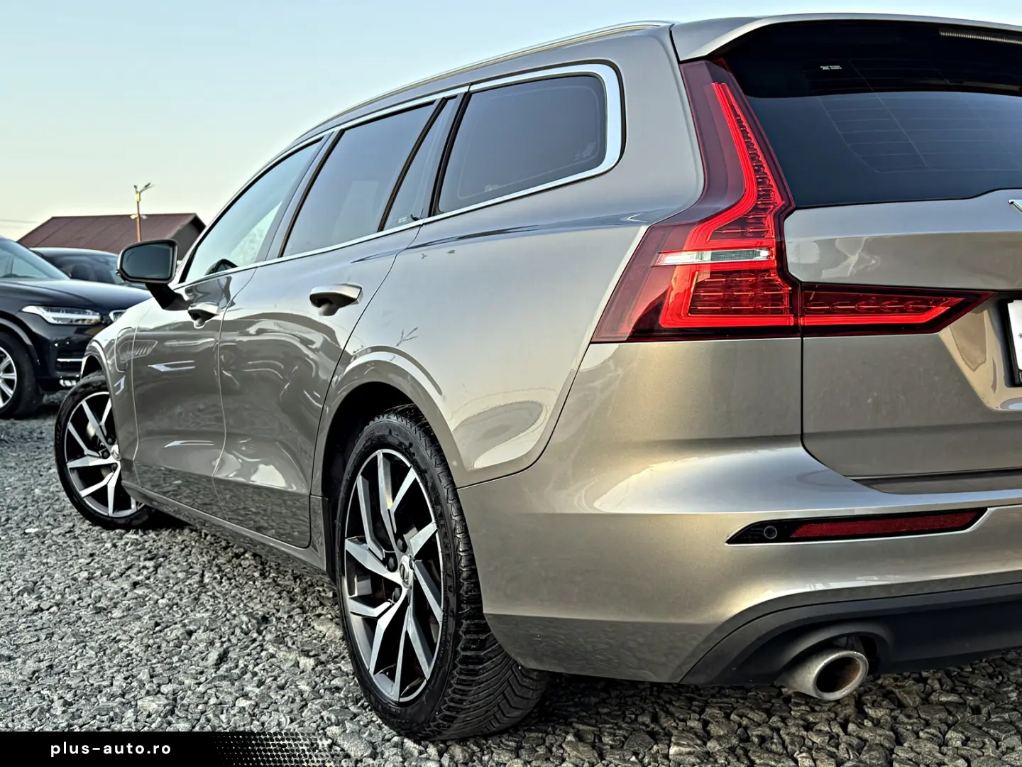VOLVO V60 T8 AWD Plug In Hybrid Recharge Inscription