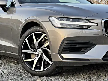 VOLVO V60 T8 AWD Plug In Hybrid Recharge Inscription