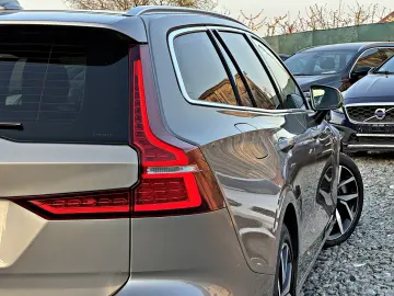 VOLVO V60 T8 AWD Plug In Hybrid Recharge Inscription