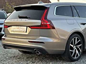 VOLVO V60 T8 AWD Plug In Hybrid Recharge Inscription