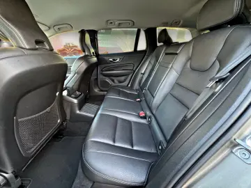 VOLVO V60 T8 AWD Plug In Hybrid Recharge Inscription