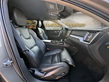 VOLVO V60 T8 AWD Plug In Hybrid Recharge Inscription
