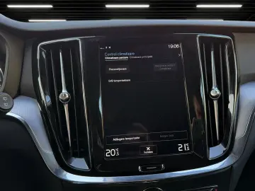 VOLVO V60 T8 AWD Plug In Hybrid Recharge Inscription