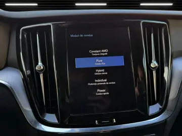 VOLVO V60 T8 AWD Plug In Hybrid Recharge Inscription