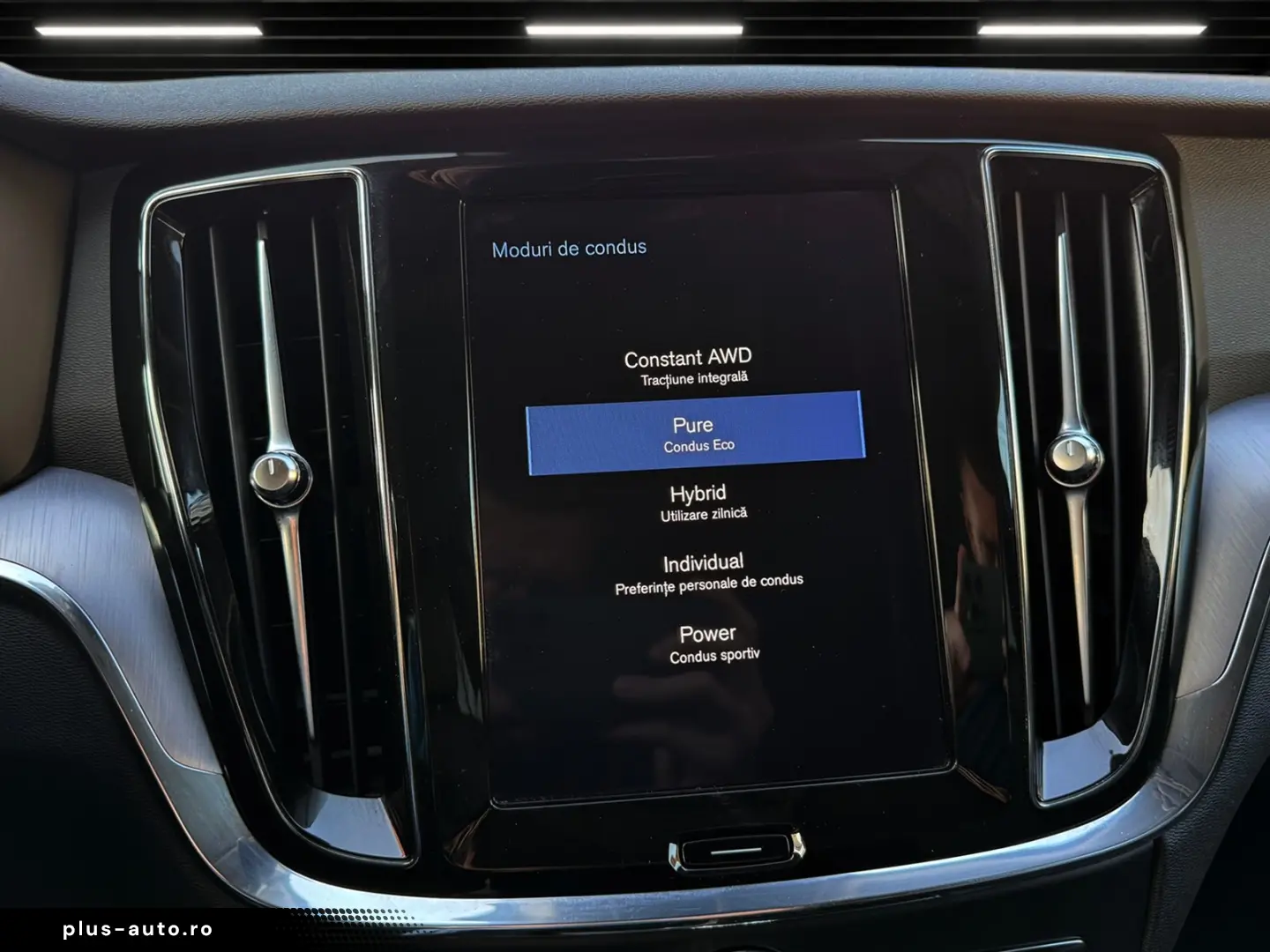VOLVO V60 T8 AWD Plug In Hybrid Recharge Inscription
