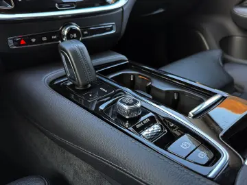 VOLVO V60 T8 AWD Plug In Hybrid Recharge Inscription