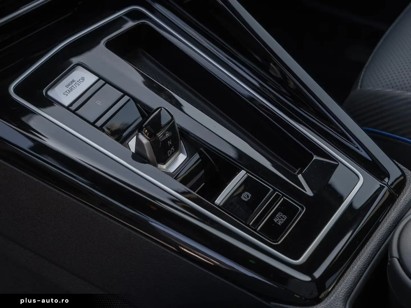 Volkswagen Golf VIII 2.0 TSI DSG 4Motion R BLACK EDITION