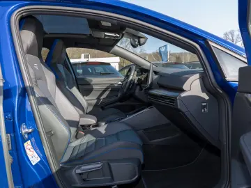 Volkswagen Golf VIII 2.0 TSI DSG 4Motion R BLACK EDITION