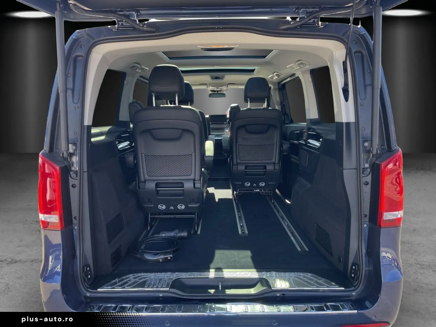 MERCEDES-BENZ EQV300 L AVANTGARDE Pano AIRMATIC