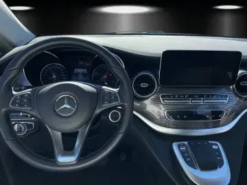 MERCEDES-BENZ EQV300 L AVANTGARDE Pano AIRMATIC