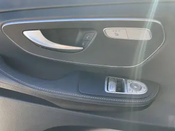 MERCEDES-BENZ EQV300 L AVANTGARDE Pano AIRMATIC