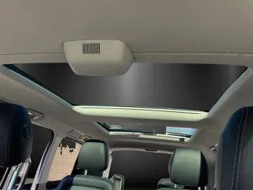 MERCEDES-BENZ EQV300 L AVANTGARDE Pano AIRMATIC