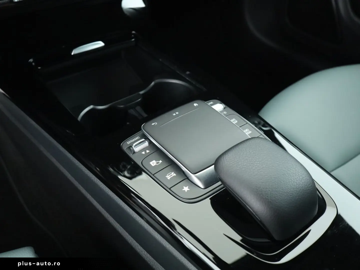 MERCEDES-BENZ CLA 250 AMG LED Sound Navi PTS Kam. Memory