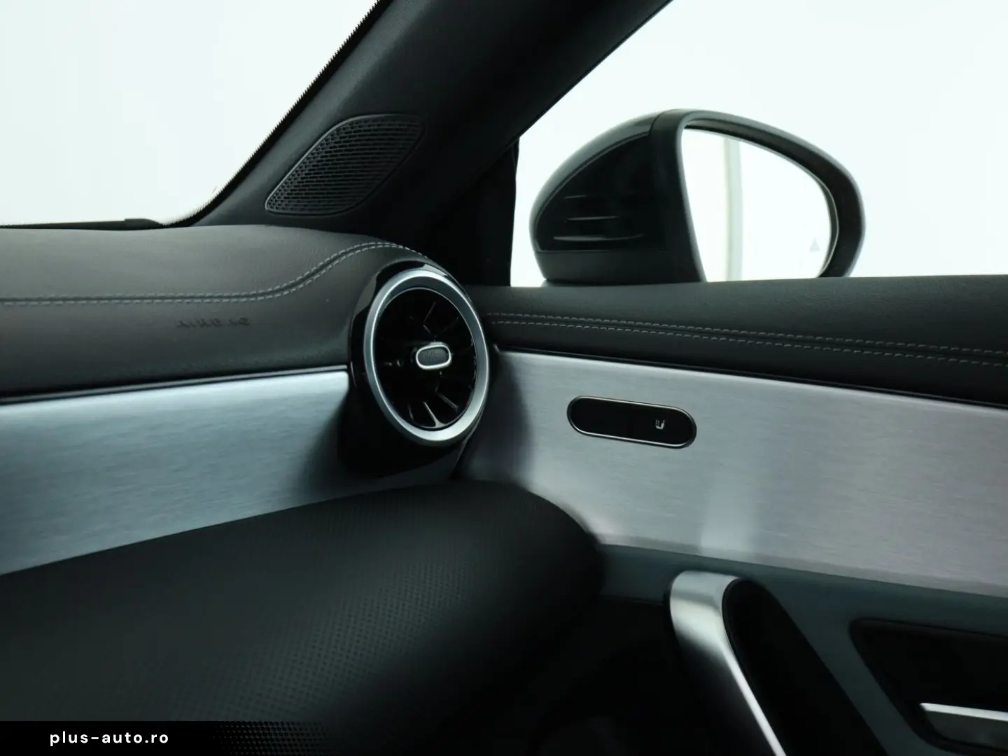 MERCEDES-BENZ CLA 250 AMG LED Sound Navi PTS Kam. Memory