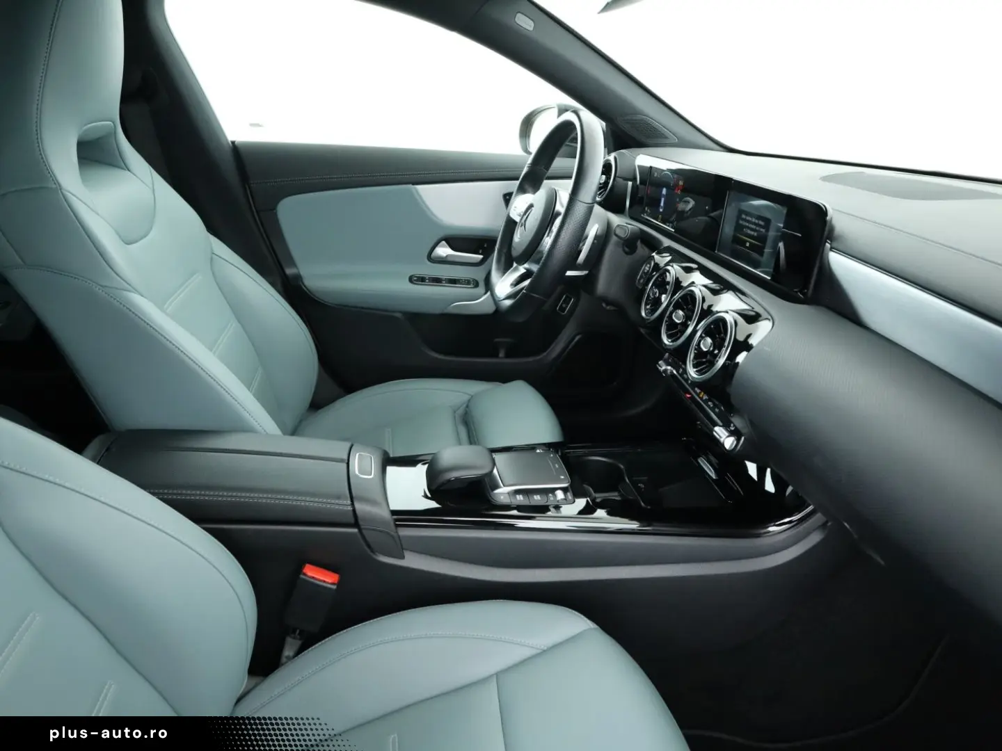 MERCEDES-BENZ CLA 250 AMG LED Sound Navi PTS Kam. Memory