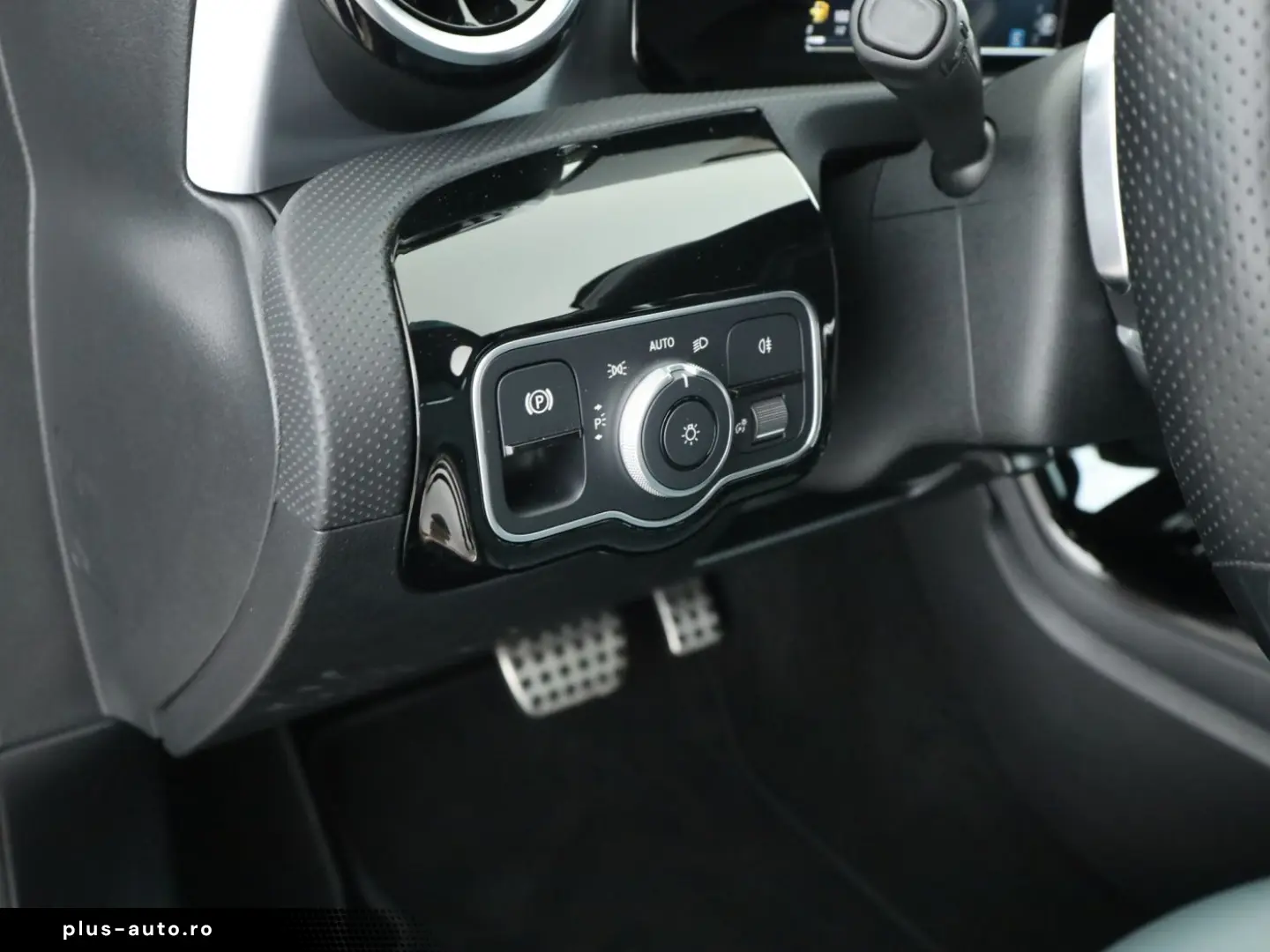 MERCEDES-BENZ CLA 250 AMG LED Sound Navi PTS Kam. Memory