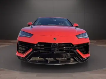 LAMBORGHINI Urus PERFORMANTE