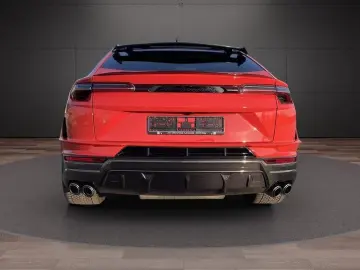 LAMBORGHINI Urus PERFORMANTE