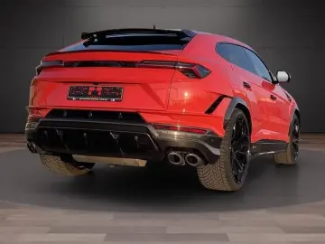 LAMBORGHINI Urus PERFORMANTE