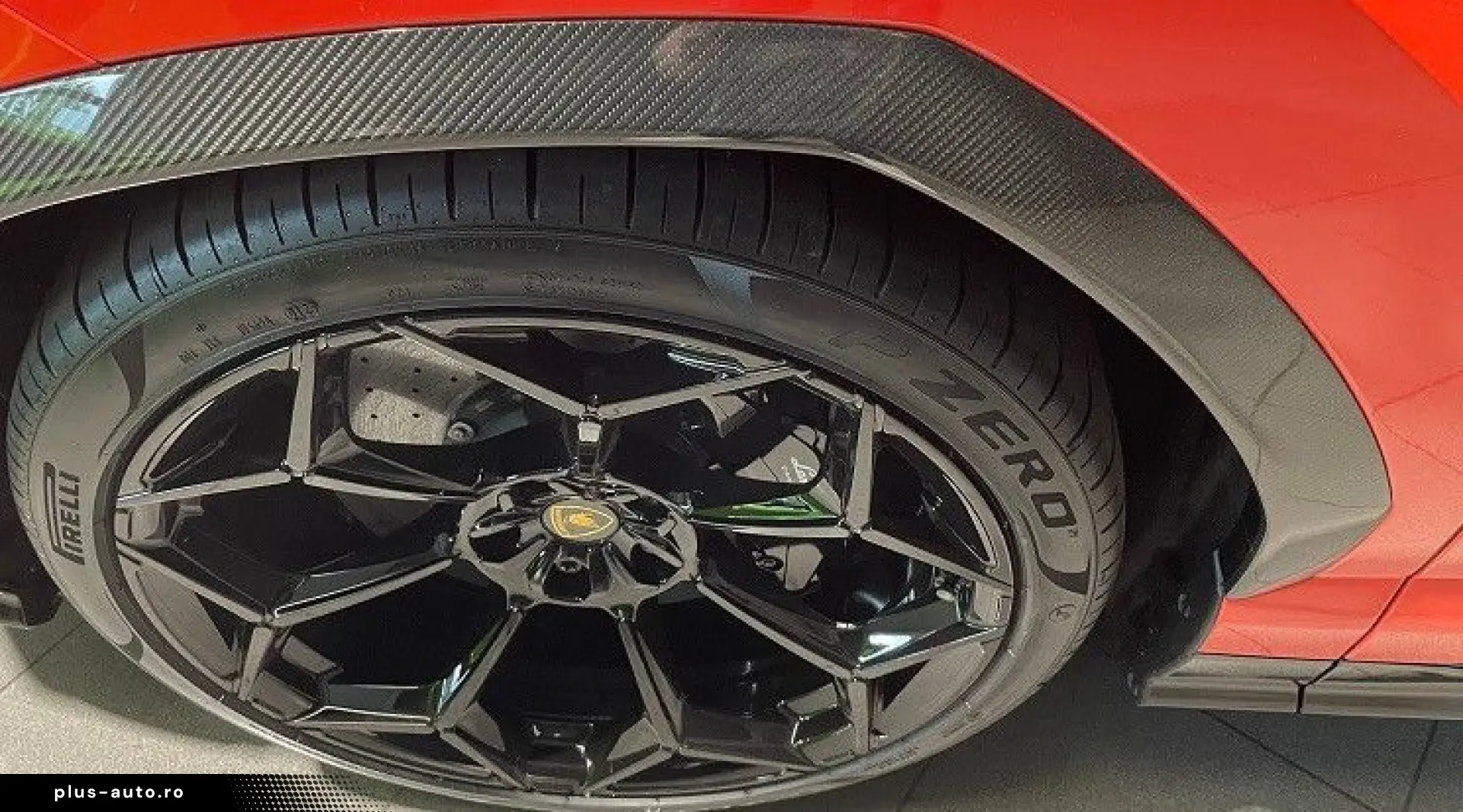 LAMBORGHINI Urus PERFORMANTE