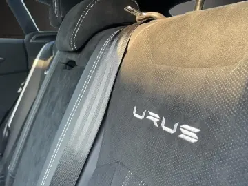 LAMBORGHINI Urus PERFORMANTE