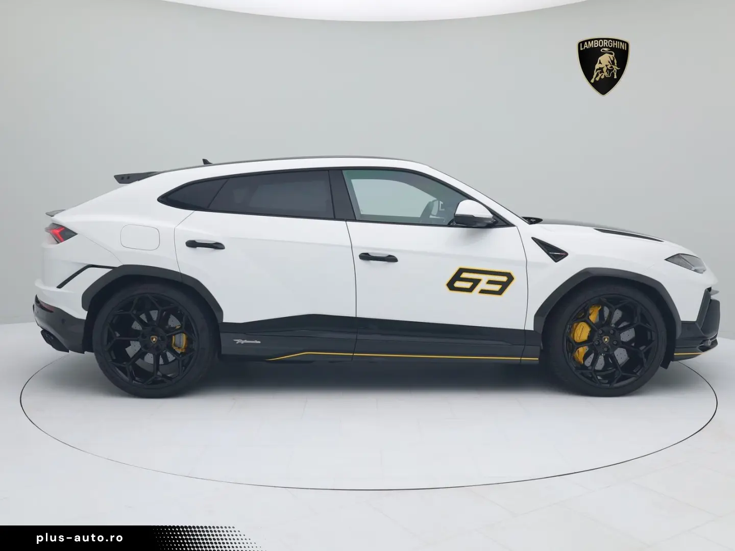 LAMBORGHINI Urus Performante