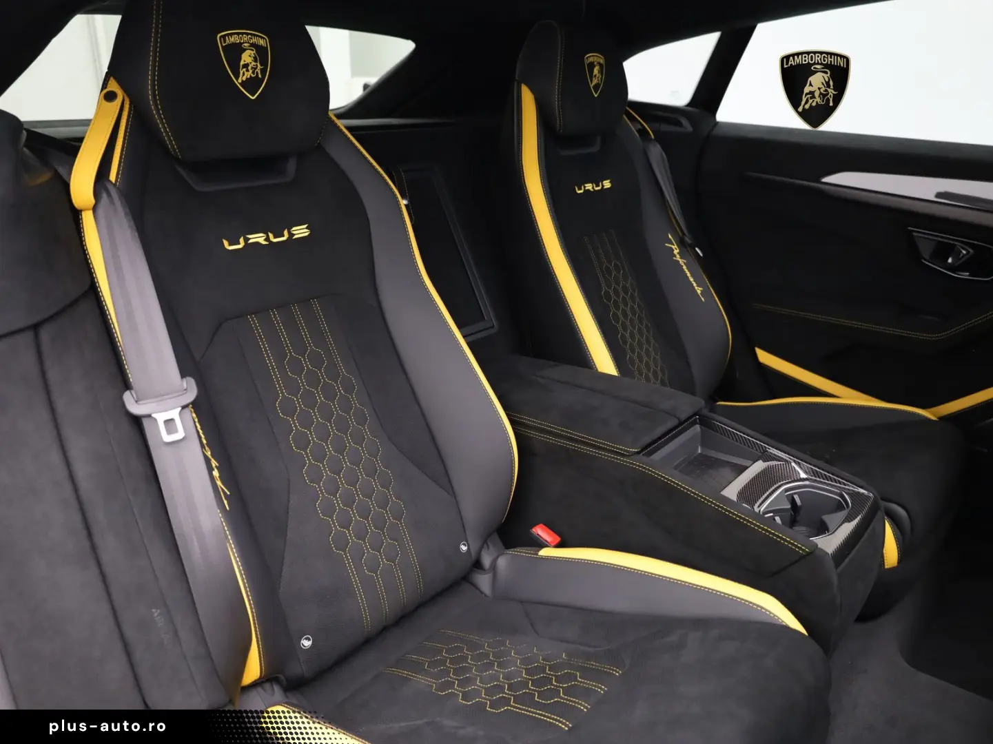 LAMBORGHINI Urus Performante