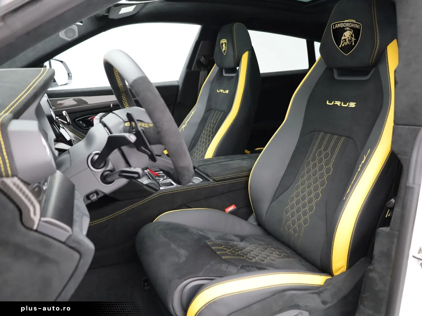 LAMBORGHINI Urus Performante