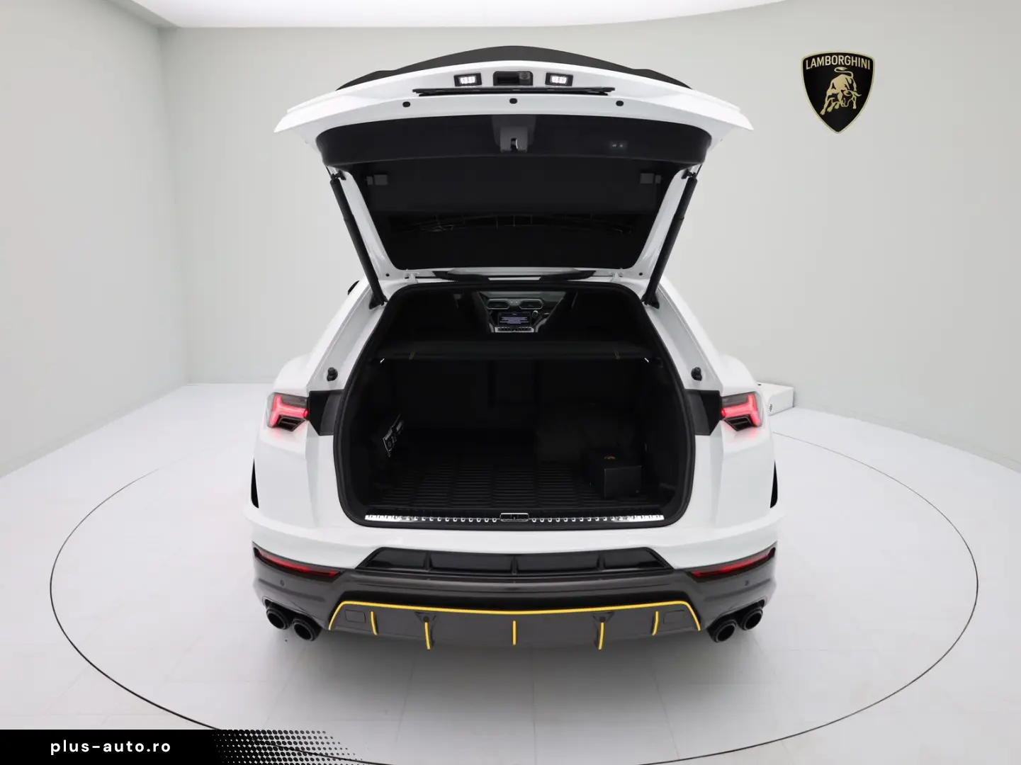 LAMBORGHINI Urus Performante