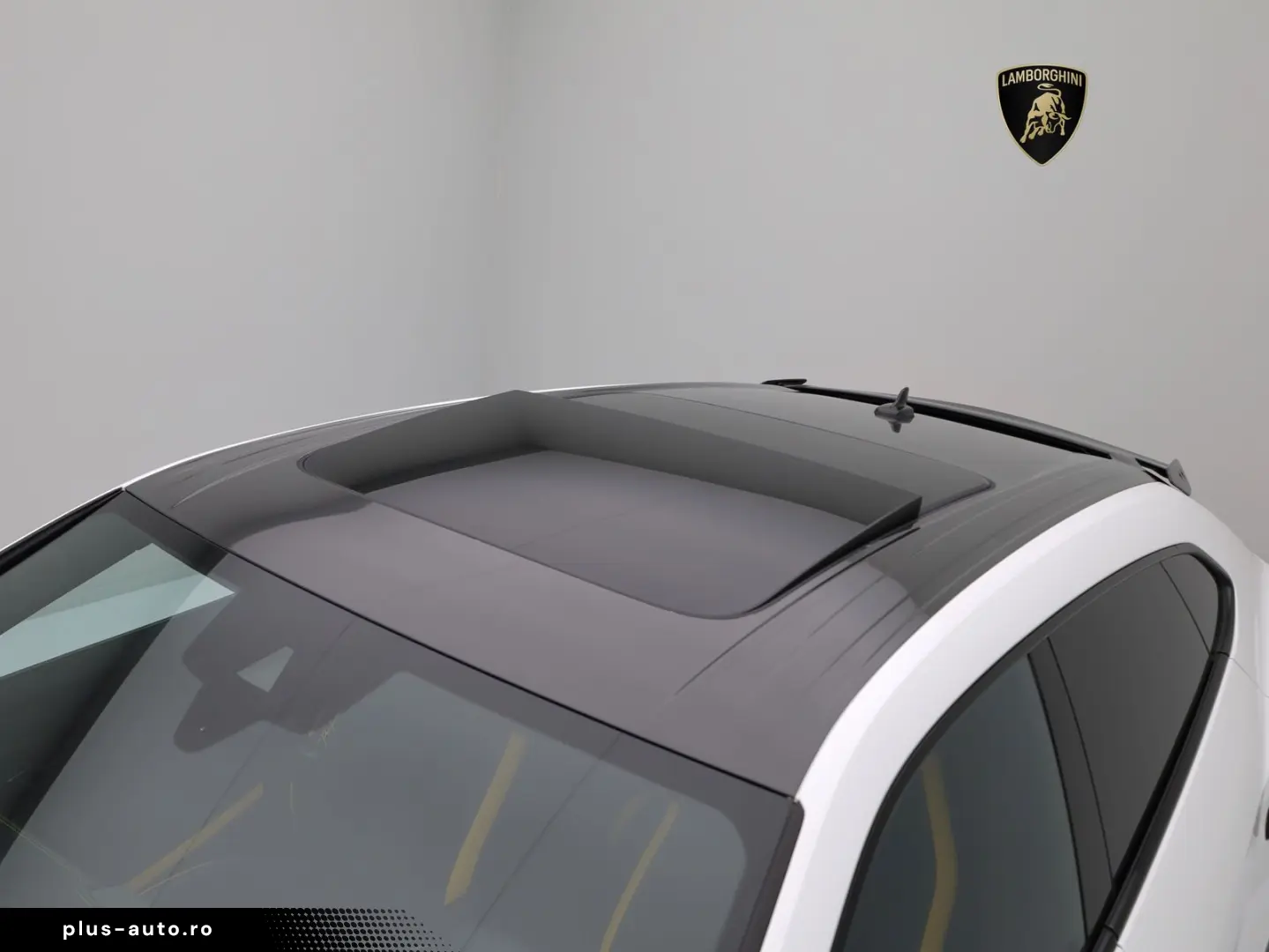 LAMBORGHINI Urus Performante