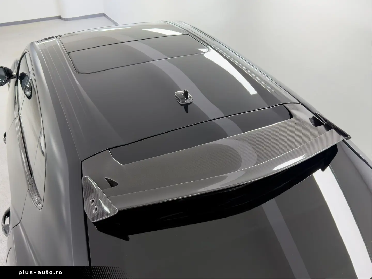 LAMBORGHINI Urus 4.0 V8 SE  NOVITEC AKRAPOVIC