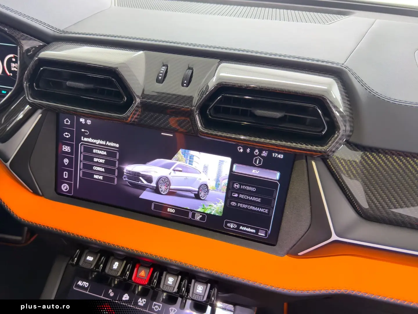 LAMBORGHINI Urus 4.0 V8 SE  NOVITEC AKRAPOVIC