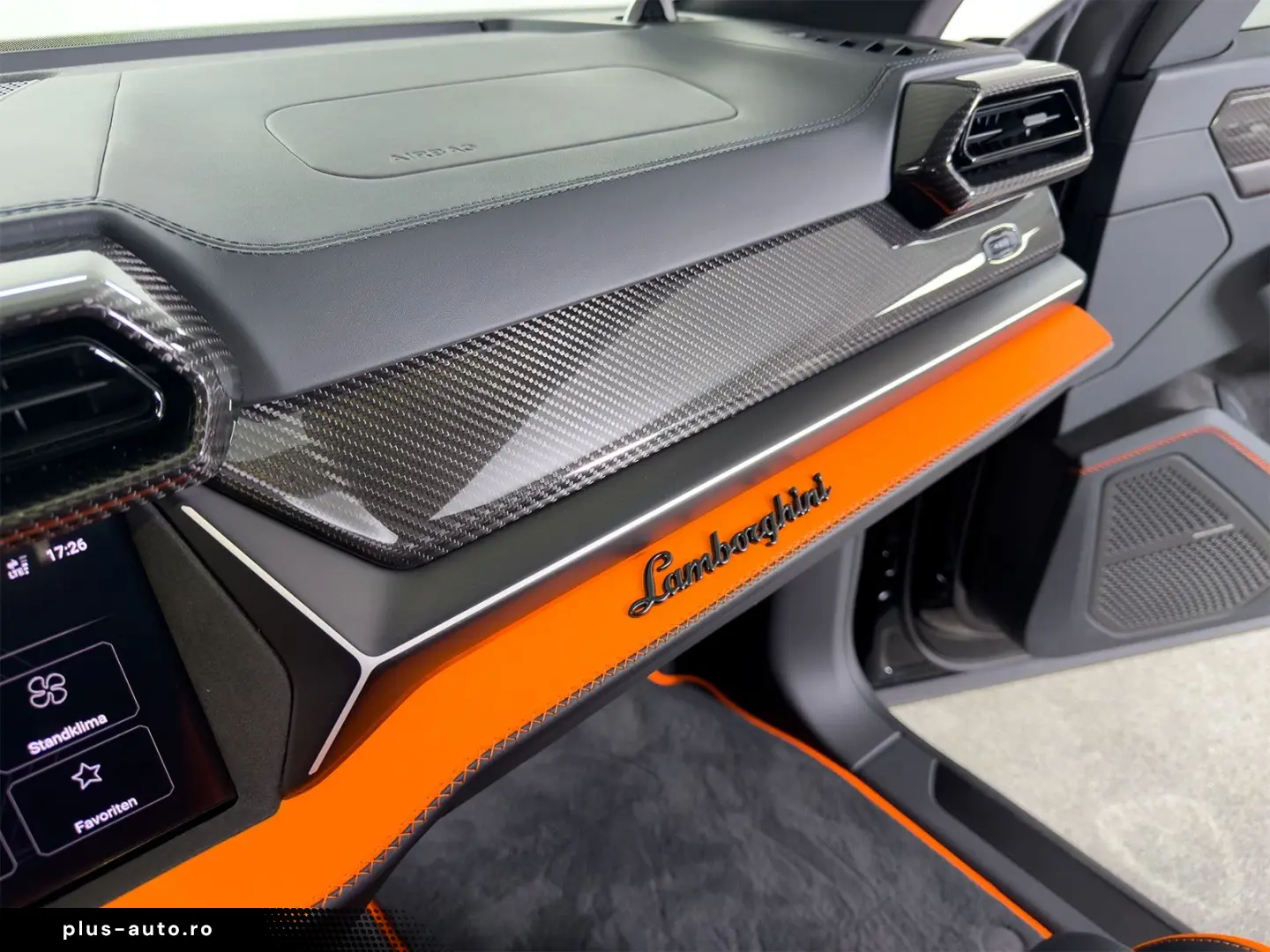 LAMBORGHINI Urus 4.0 V8 SE  NOVITEC AKRAPOVIC