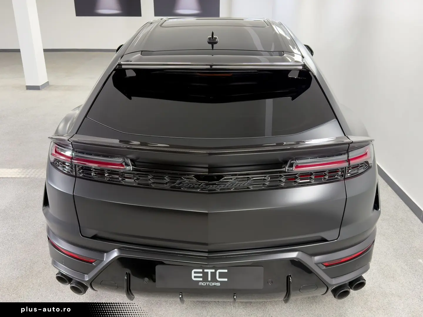 LAMBORGHINI Urus 4.0 V8 SE  NOVITEC AKRAPOVIC