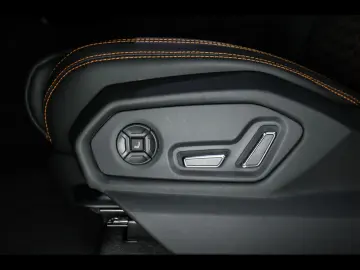 LAMBORGHINI Urus S 666 CH AKRAPOVIC CARBON AHK B&O 3D